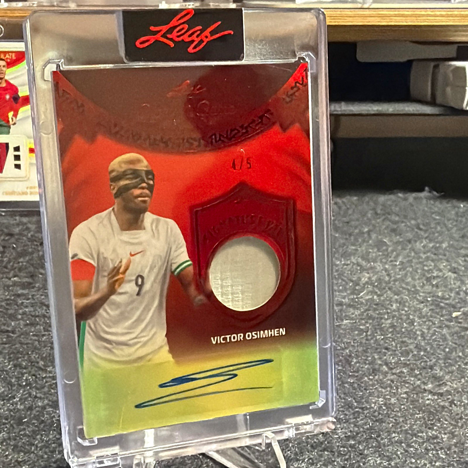 Leaf 2025 Glory of the Game Signature Kit Victor Osimhen Auto Mem SK-VO1 4/5