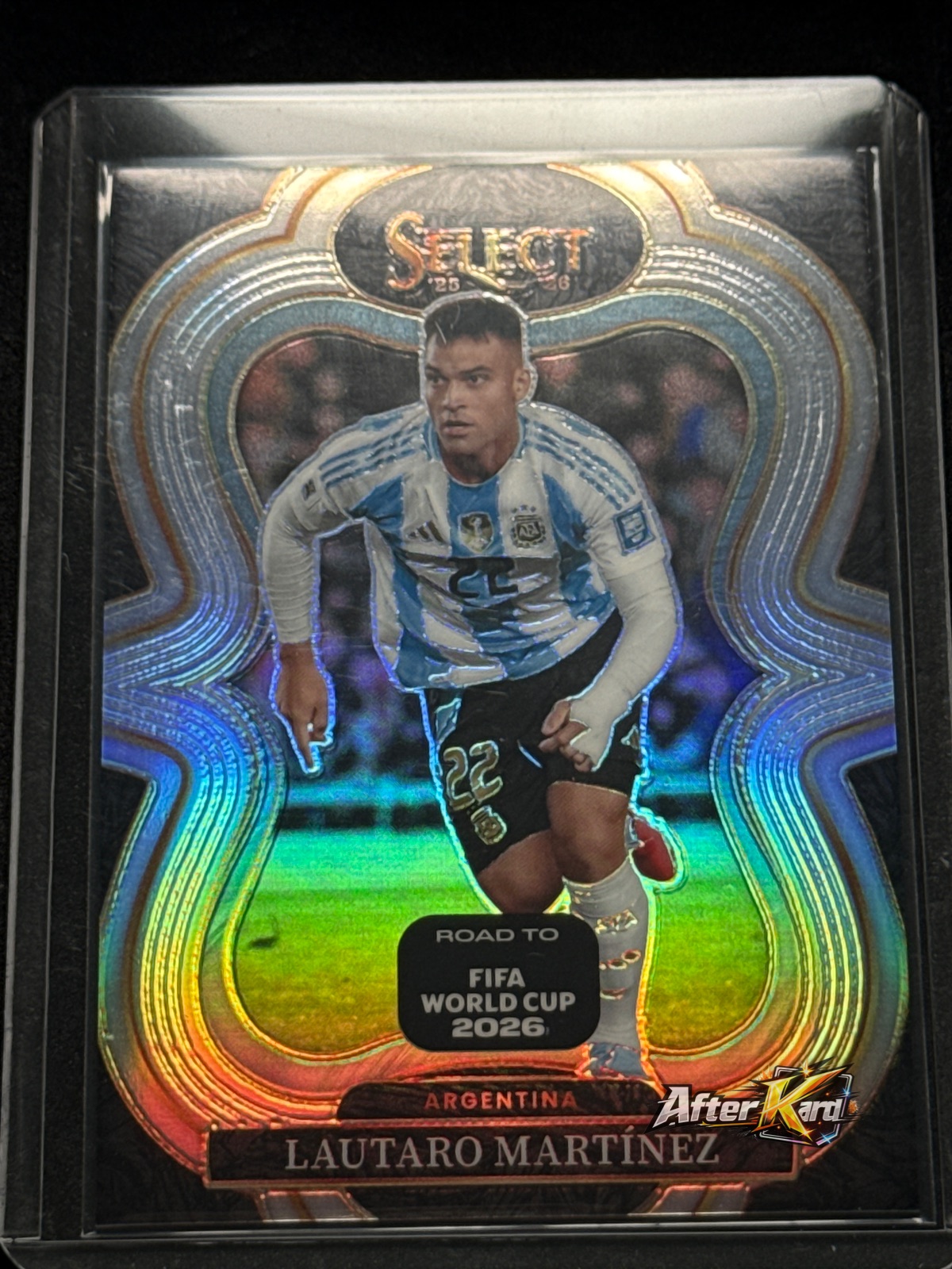 2025-26 Panini Select Road to FIFA World Cup 2026 — Lautaro Martínez Mezzanine Prizm Parallel