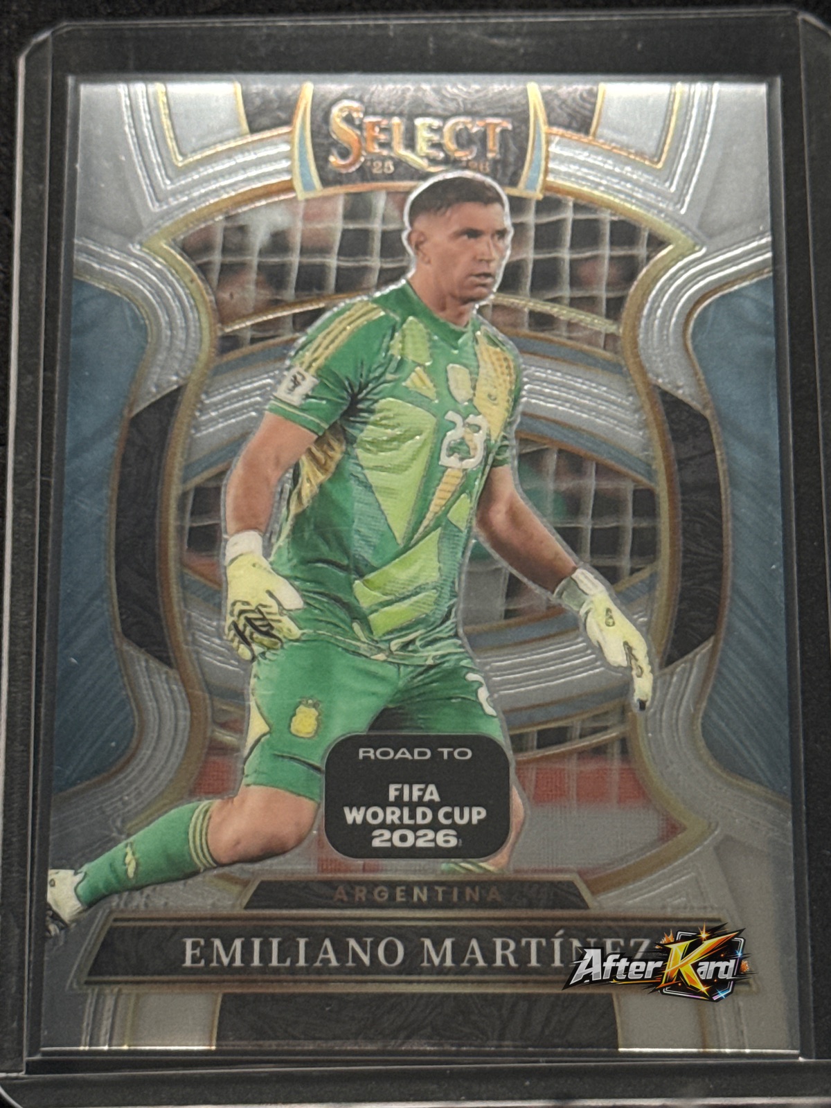 2025-26 Panini Select Road to FIFA World Cup 2026 — Emiliano Martínez Terrace Base